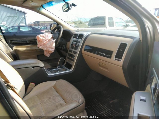 Photo 4 VIN: 2LMDJ6JC0ABJ14302 - LINCOLN MKX 