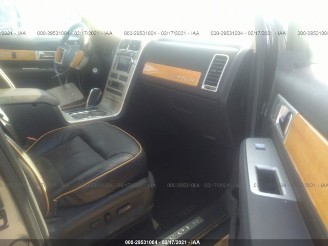 Photo 4 VIN: 2LMDJ6JC1ABJ01557 - LINCOLN MKX 