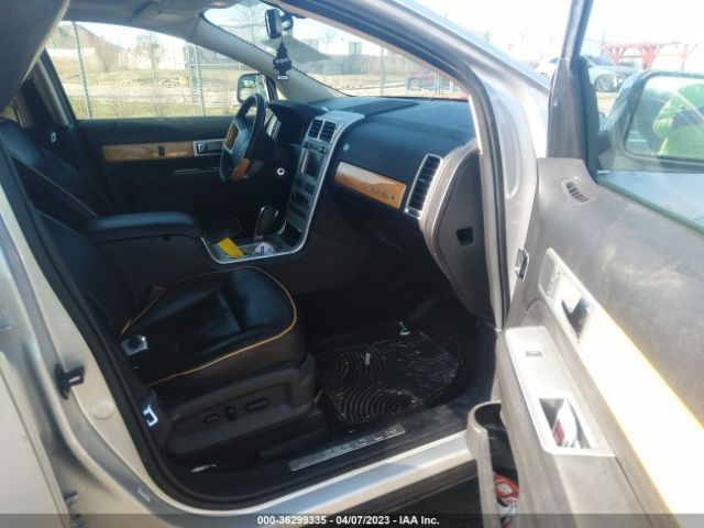 Photo 4 VIN: 2LMDJ6JC1ABJ21372 - LINCOLN MKX 