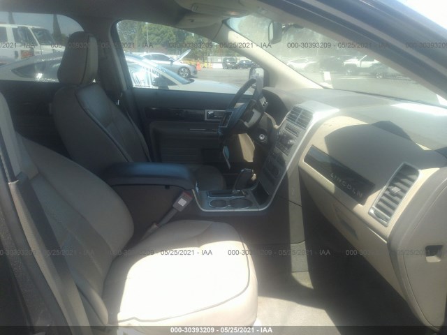 Photo 4 VIN: 2LMDJ6JC2ABJ05021 - LINCOLN MKX 