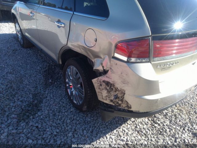 Photo 5 VIN: 2LMDJ6JC2ABJ18240 - LINCOLN MKX 