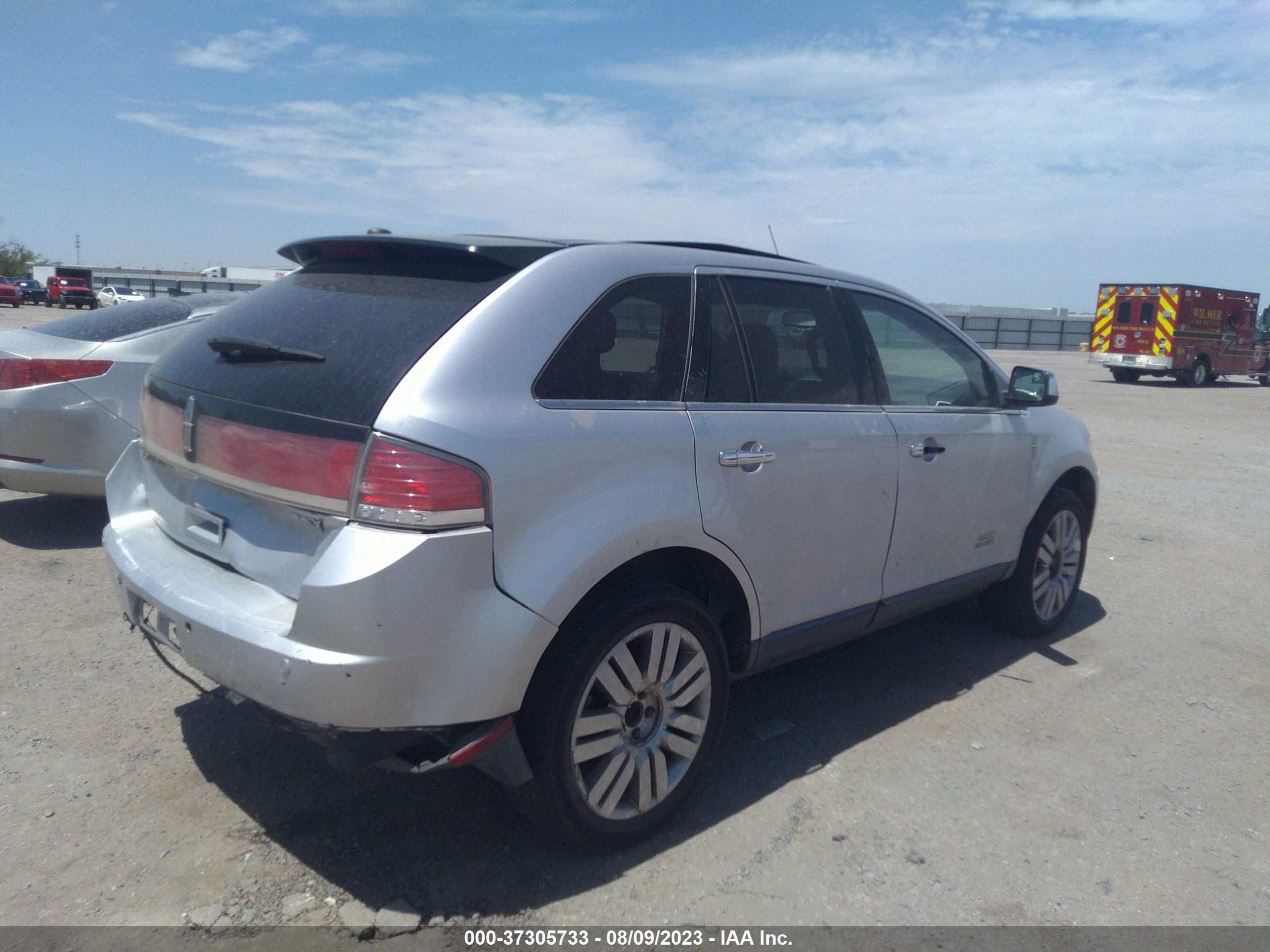 Photo 3 VIN: 2LMDJ6JC4ABJ07384 - LINCOLN MKX 