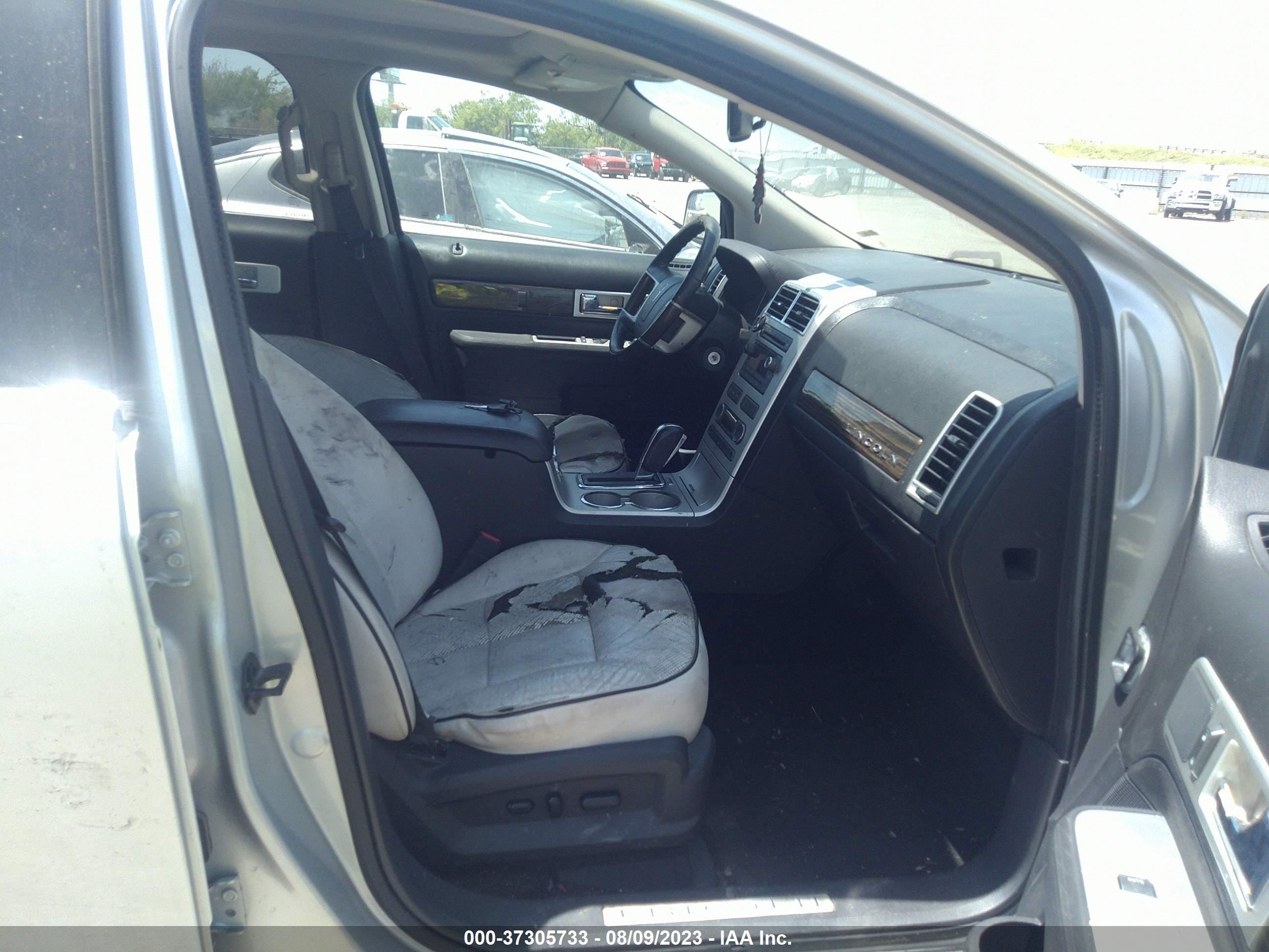 Photo 4 VIN: 2LMDJ6JC4ABJ07384 - LINCOLN MKX 