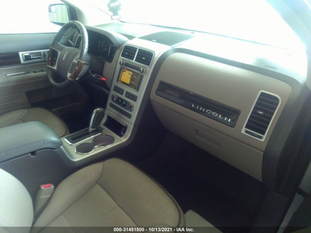 Photo 4 VIN: 2LMDJ6JC4ABJ19051 - LINCOLN MKX 