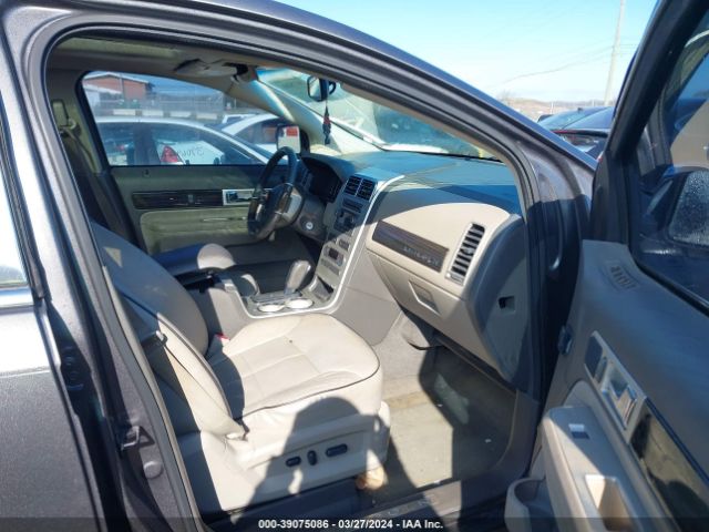 Photo 4 VIN: 2LMDJ6JC8ABJ02401 - LINCOLN MKX 