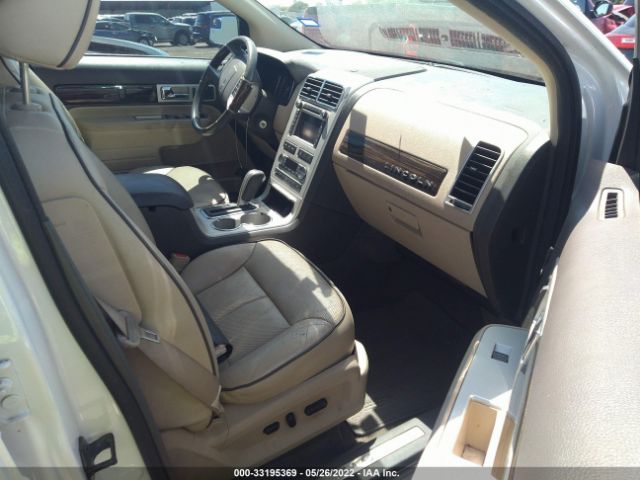 Photo 4 VIN: 2LMDJ6JC8ABJ17450 - LINCOLN MKX 