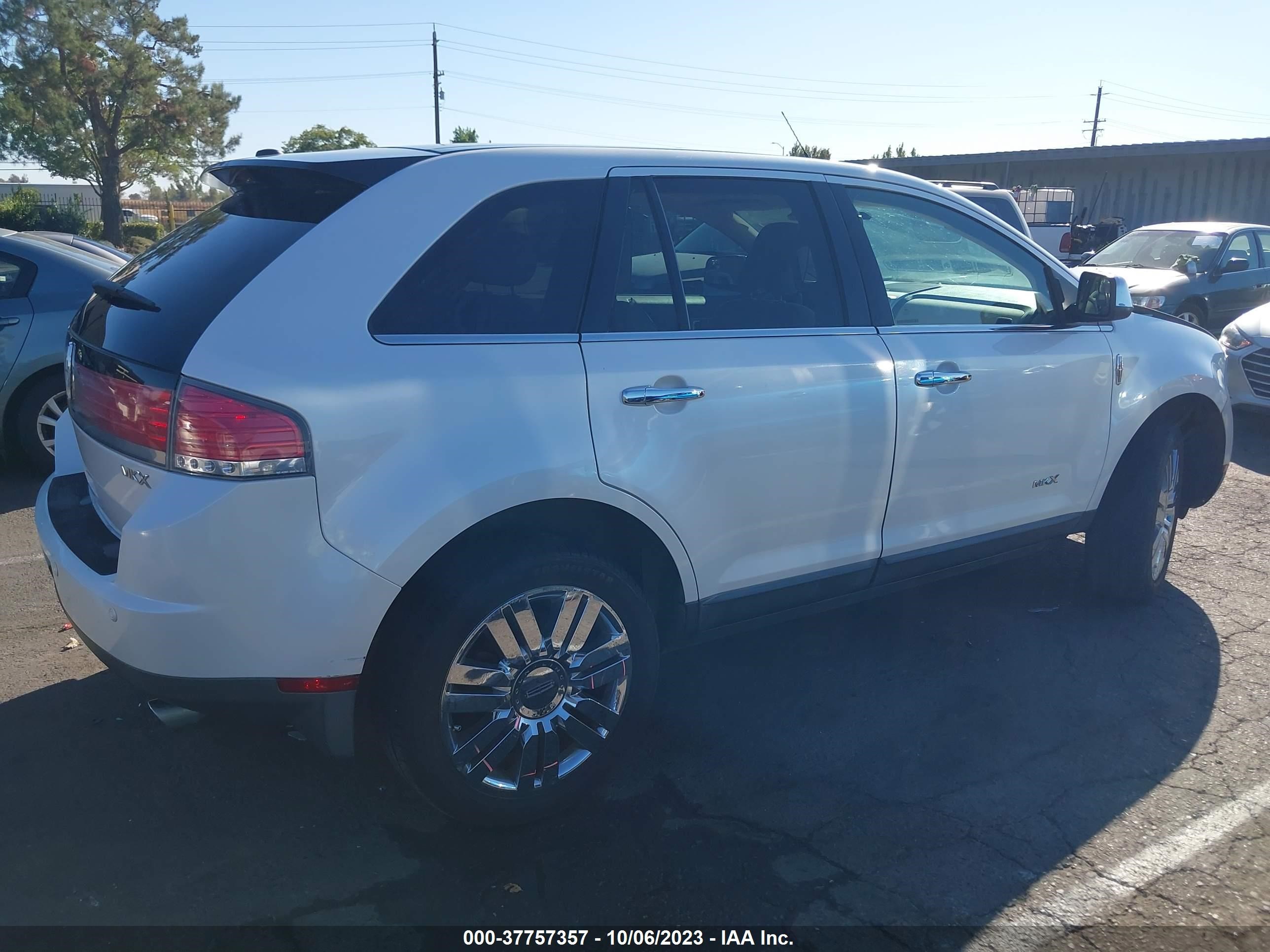 Photo 3 VIN: 2LMDJ6JC9ABJ13584 - LINCOLN MKX 