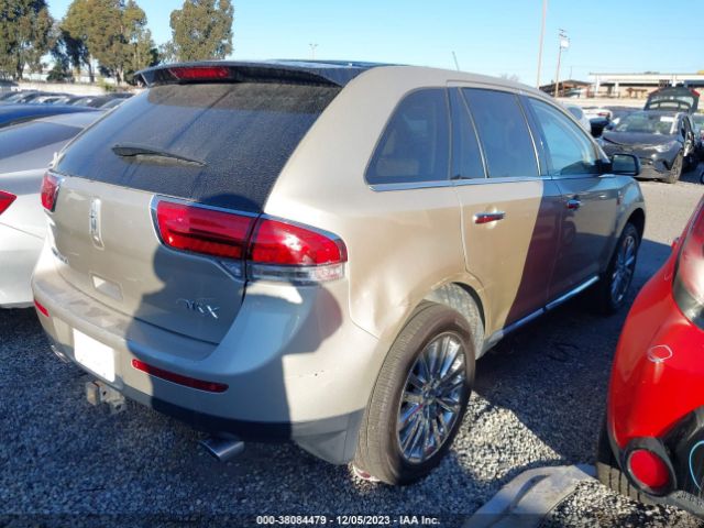 Photo 3 VIN: 2LMDJ6JK0BBJ27642 - LINCOLN MKX 