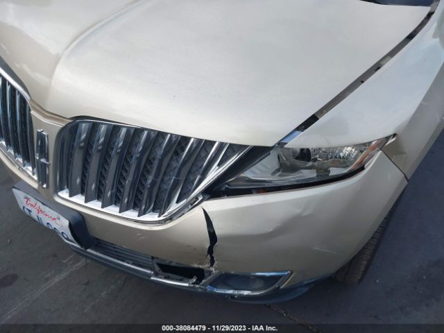 Photo 5 VIN: 2LMDJ6JK0BBJ27642 - LINCOLN MKX 