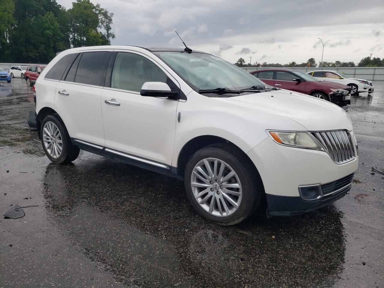 Photo 3 VIN: 2LMDJ6JK0BBJ33148 - LINCOLN MKX 