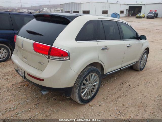 Photo 3 VIN: 2LMDJ6JK0FBL34540 - LINCOLN MKX 