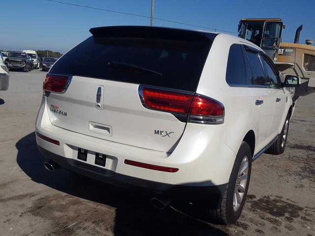 Photo 3 VIN: 2LMDJ6JK1BBJ06444 - LINCOLN MKX 