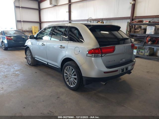 Photo 2 VIN: 2LMDJ6JK1CBL07942 - LINCOLN MKX 