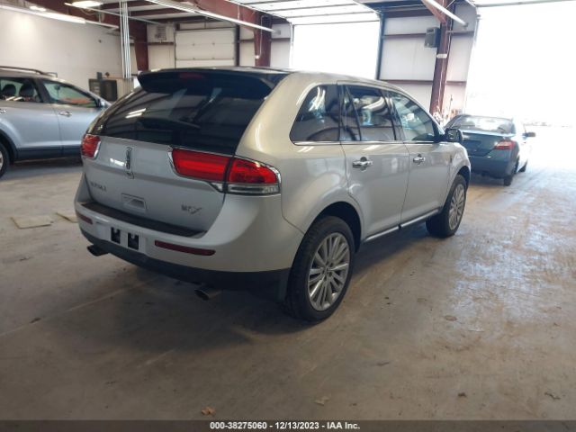 Photo 3 VIN: 2LMDJ6JK1CBL07942 - LINCOLN MKX 