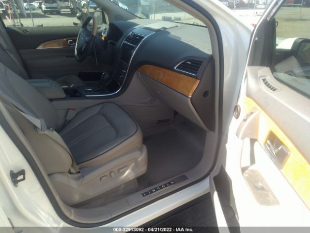 Photo 4 VIN: 2LMDJ6JK1CBL10906 - LINCOLN MKX 