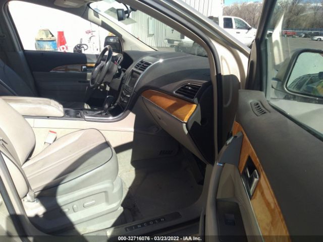 Photo 4 VIN: 2LMDJ6JK2BBJ08090 - LINCOLN MKX 