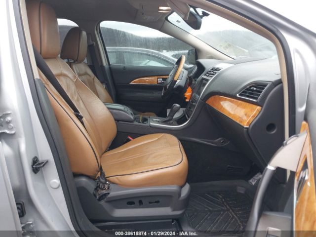 Photo 4 VIN: 2LMDJ6JK2BBJ15587 - LINCOLN MKX 