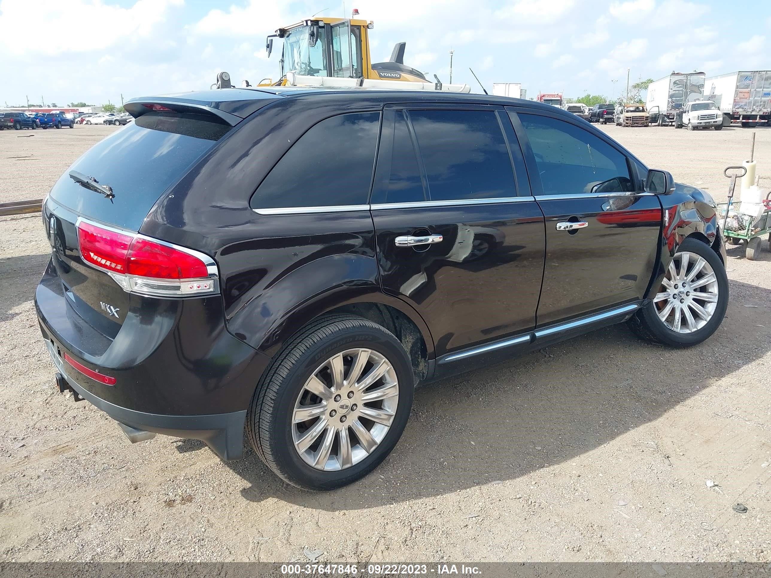 Photo 3 VIN: 2LMDJ6JK2DBL13847 - LINCOLN MKX 