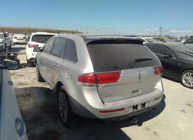 Photo 2 VIN: 2LMDJ6JK3CBL07926 - LINCOLN MKX 