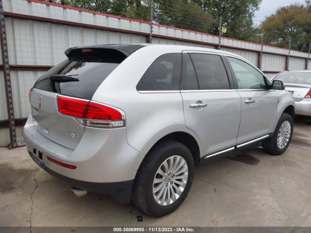 Photo 3 VIN: 2LMDJ6JK3DBL42418 - LINCOLN MKX 