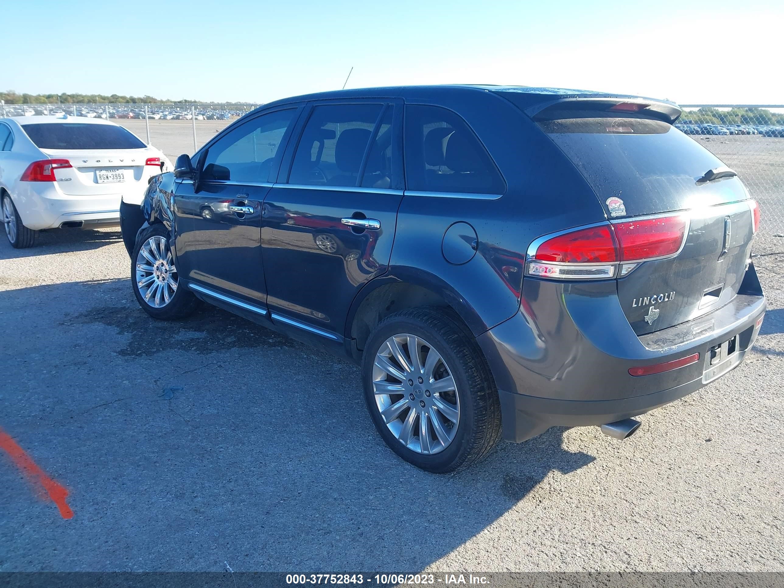 Photo 2 VIN: 2LMDJ6JK3DBL43570 - LINCOLN MKX 