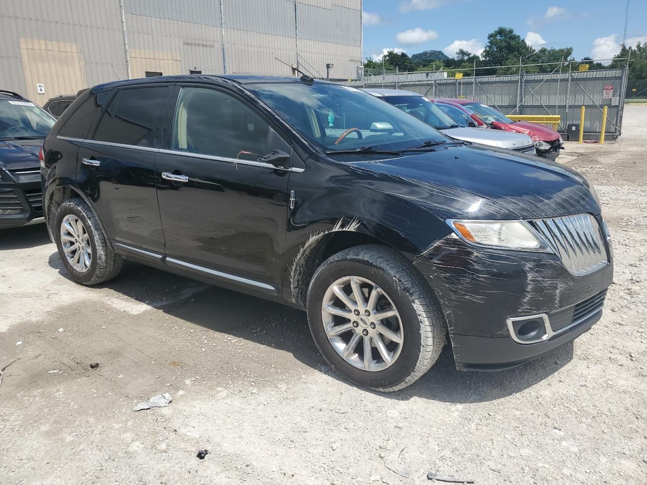 Photo 3 VIN: 2LMDJ6JK4CBL00371 - LINCOLN MKX 