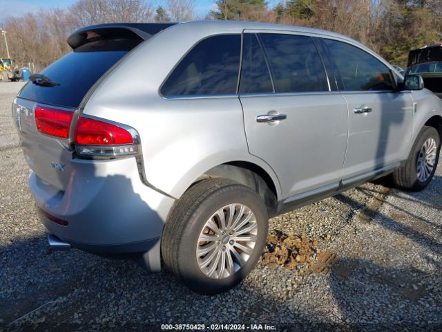 Photo 3 VIN: 2LMDJ6JK4CBL09040 - LINCOLN MKX 