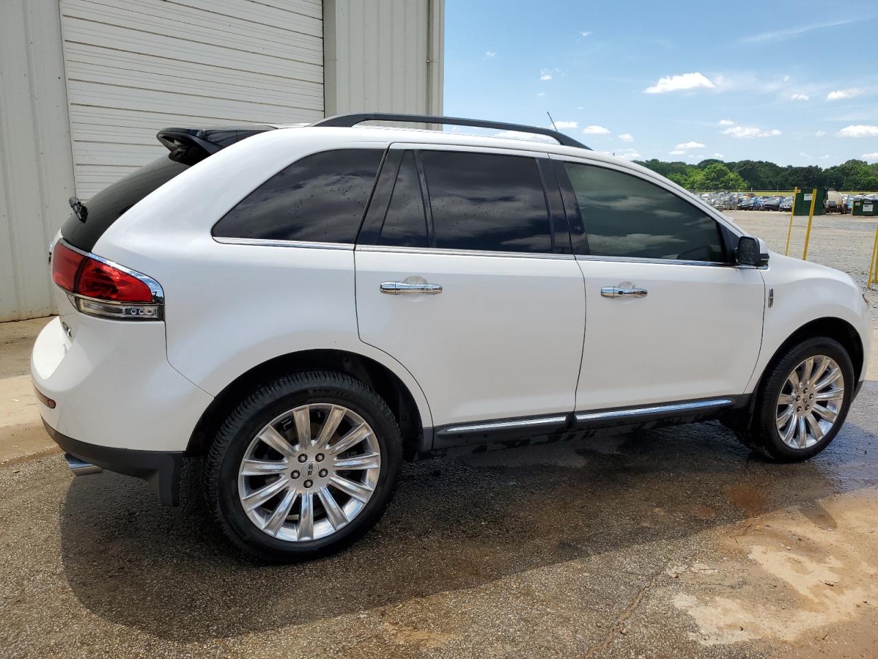 Photo 2 VIN: 2LMDJ6JK4CBL18367 - LINCOLN MKX 