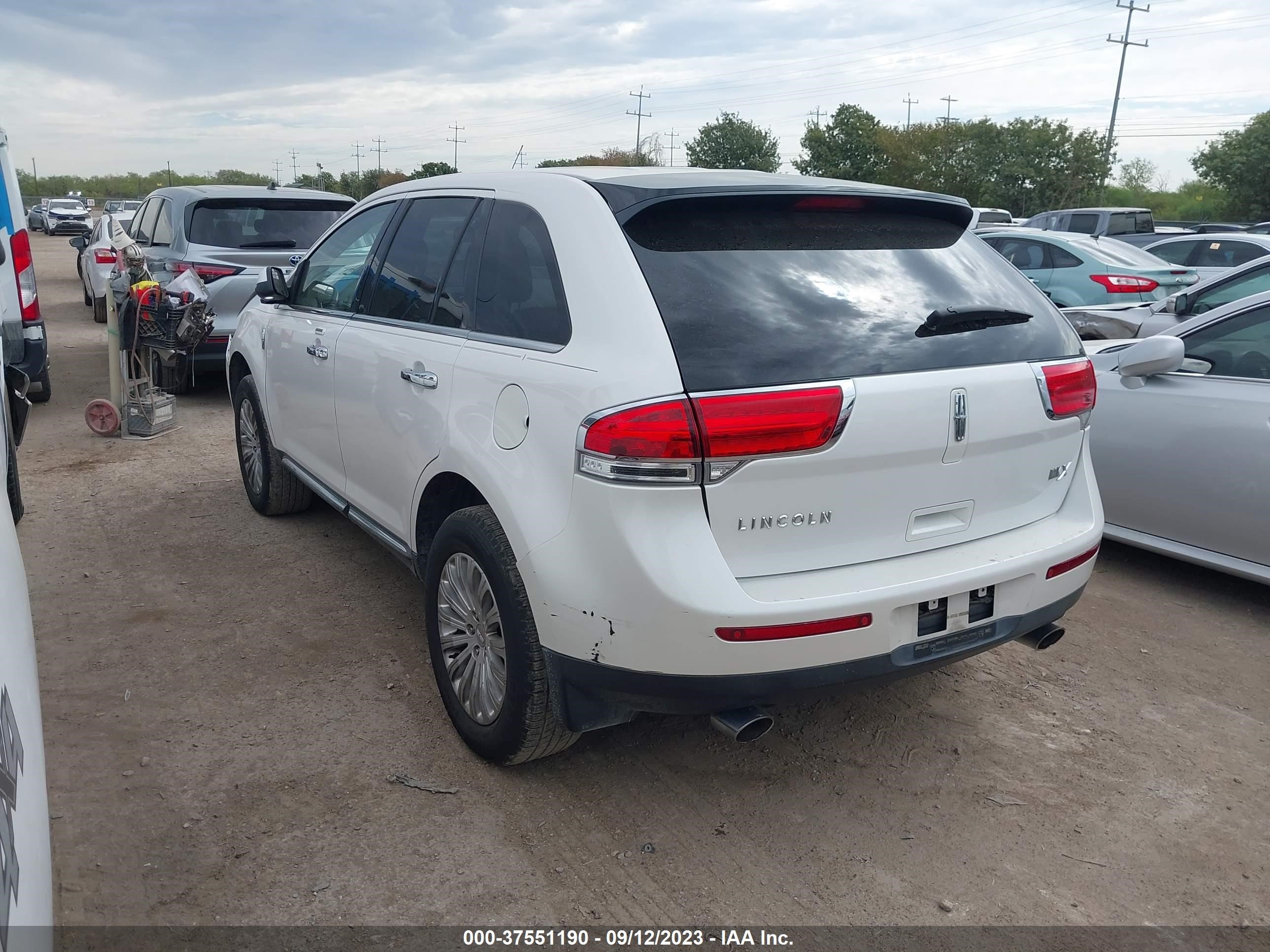 Photo 2 VIN: 2LMDJ6JK4DBL25207 - LINCOLN MKX 