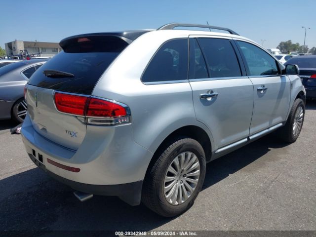 Photo 3 VIN: 2LMDJ6JK4DBL39950 - LINCOLN MKX 