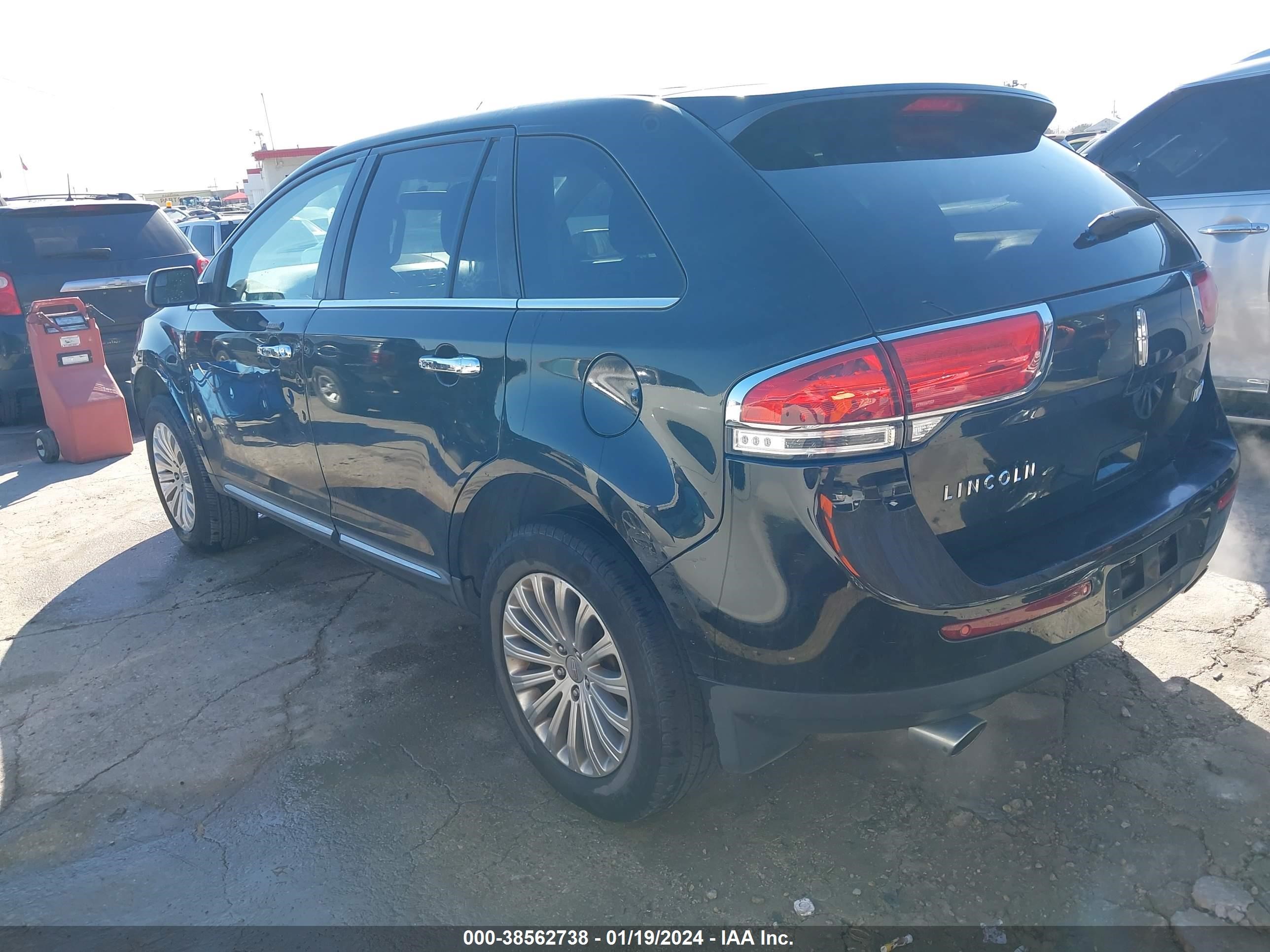 Photo 2 VIN: 2LMDJ6JK4EBL05699 - LINCOLN MKX 