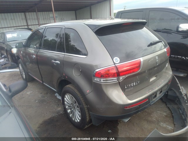 Photo 2 VIN: 2LMDJ6JK5CBL17311 - LINCOLN MKX 