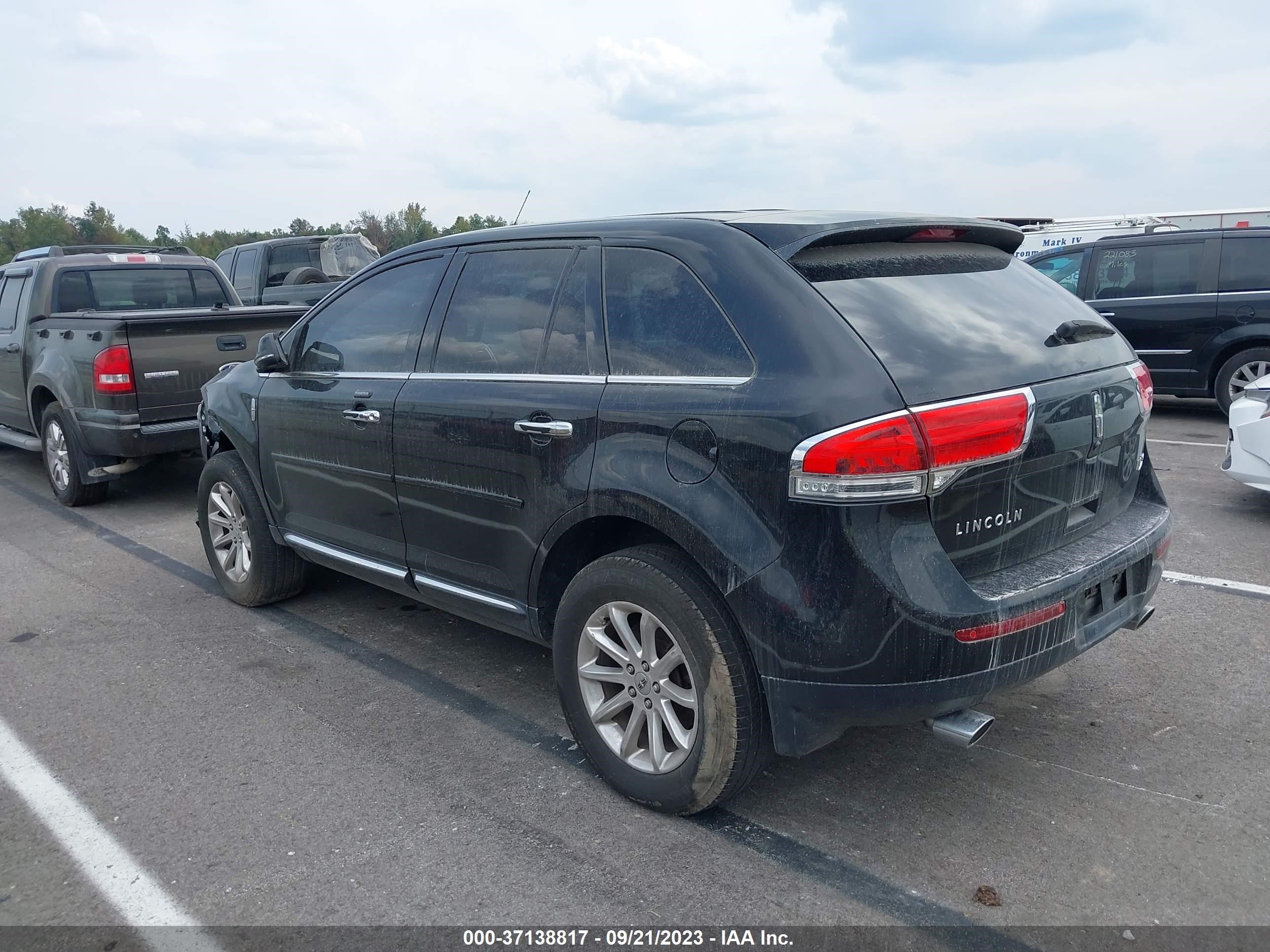 Photo 2 VIN: 2LMDJ6JK5DBL49175 - LINCOLN MKX 