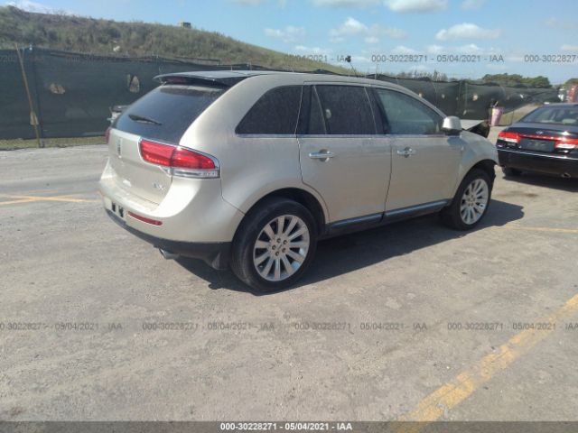 Photo 3 VIN: 2LMDJ6JK6BBJ11803 - LINCOLN MKX 