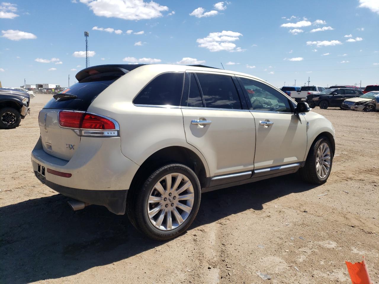 Photo 2 VIN: 2LMDJ6JK6EBL20494 - LINCOLN MKX 