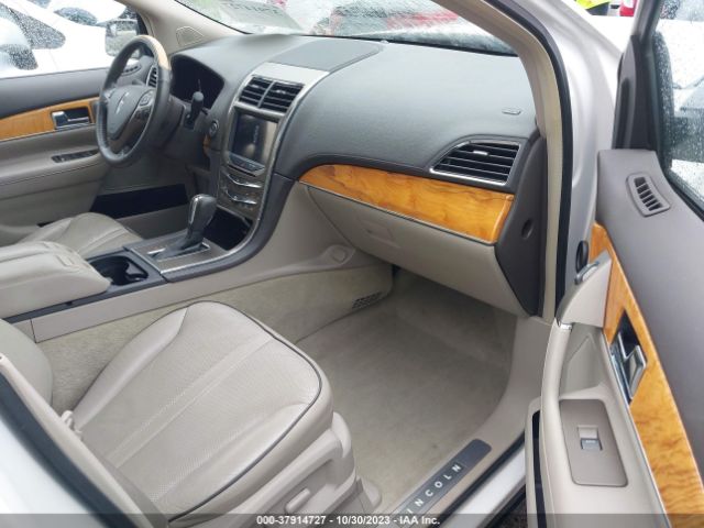 Photo 4 VIN: 2LMDJ6JK7BBJ34104 - LINCOLN MKX 