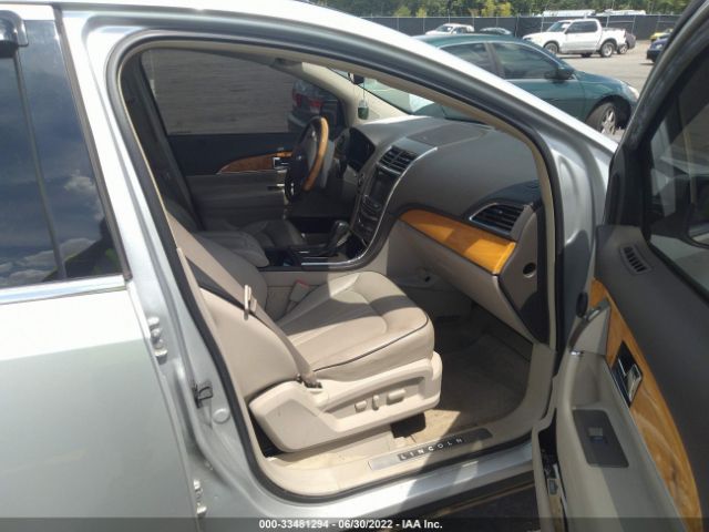 Photo 4 VIN: 2LMDJ6JK7CBL05287 - LINCOLN MKX 