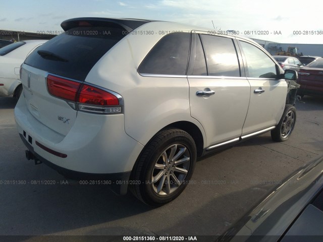 Photo 3 VIN: 2LMDJ6JK7CBL15186 - LINCOLN MKX 