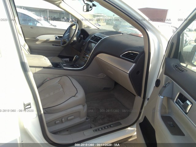 Photo 4 VIN: 2LMDJ6JK7CBL15186 - LINCOLN MKX 