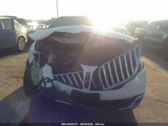 Photo 5 VIN: 2LMDJ6JK7CBL17410 - LINCOLN MKX 