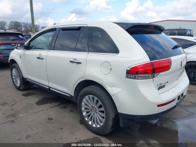 Photo 2 VIN: 2LMDJ6JK7DBL24651 - LINCOLN MKX 