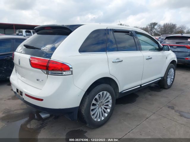 Photo 3 VIN: 2LMDJ6JK7DBL24651 - LINCOLN MKX 