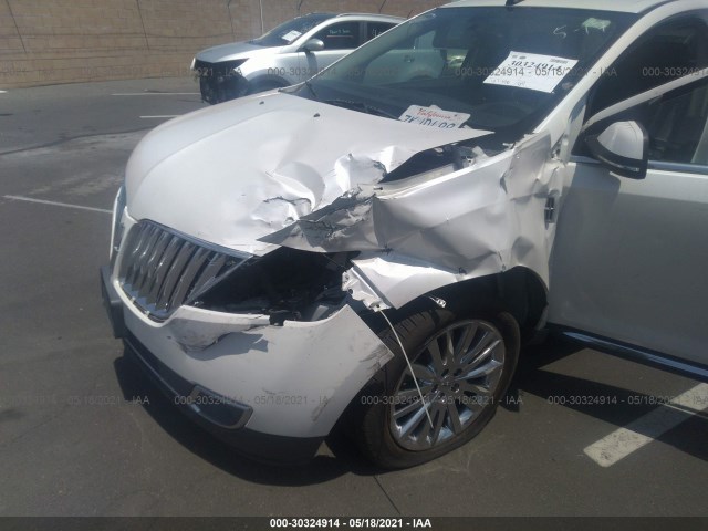 Photo 5 VIN: 2LMDJ6JK7FBL31750 - LINCOLN MKX 