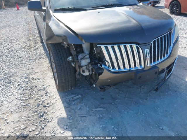 Photo 5 VIN: 2LMDJ6JK8BBJ04884 - LINCOLN MKX 