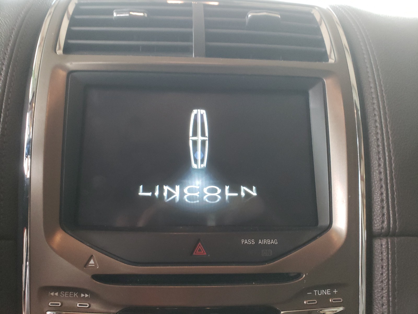 Photo 8 VIN: 2LMDJ6JK8BBJ08532 - LINCOLN MKX 