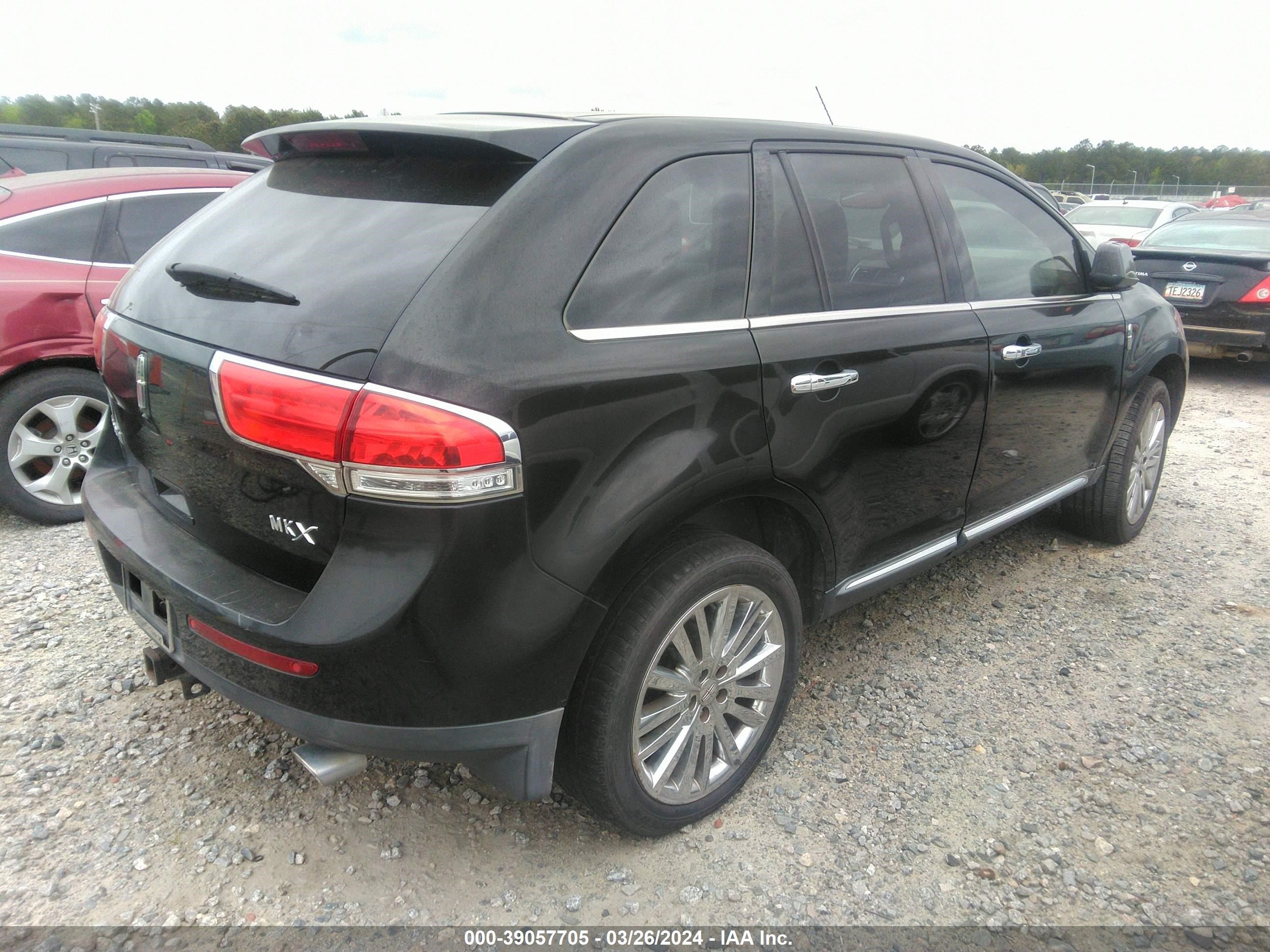 Photo 3 VIN: 2LMDJ6JK8BBJ11060 - LINCOLN MKX 