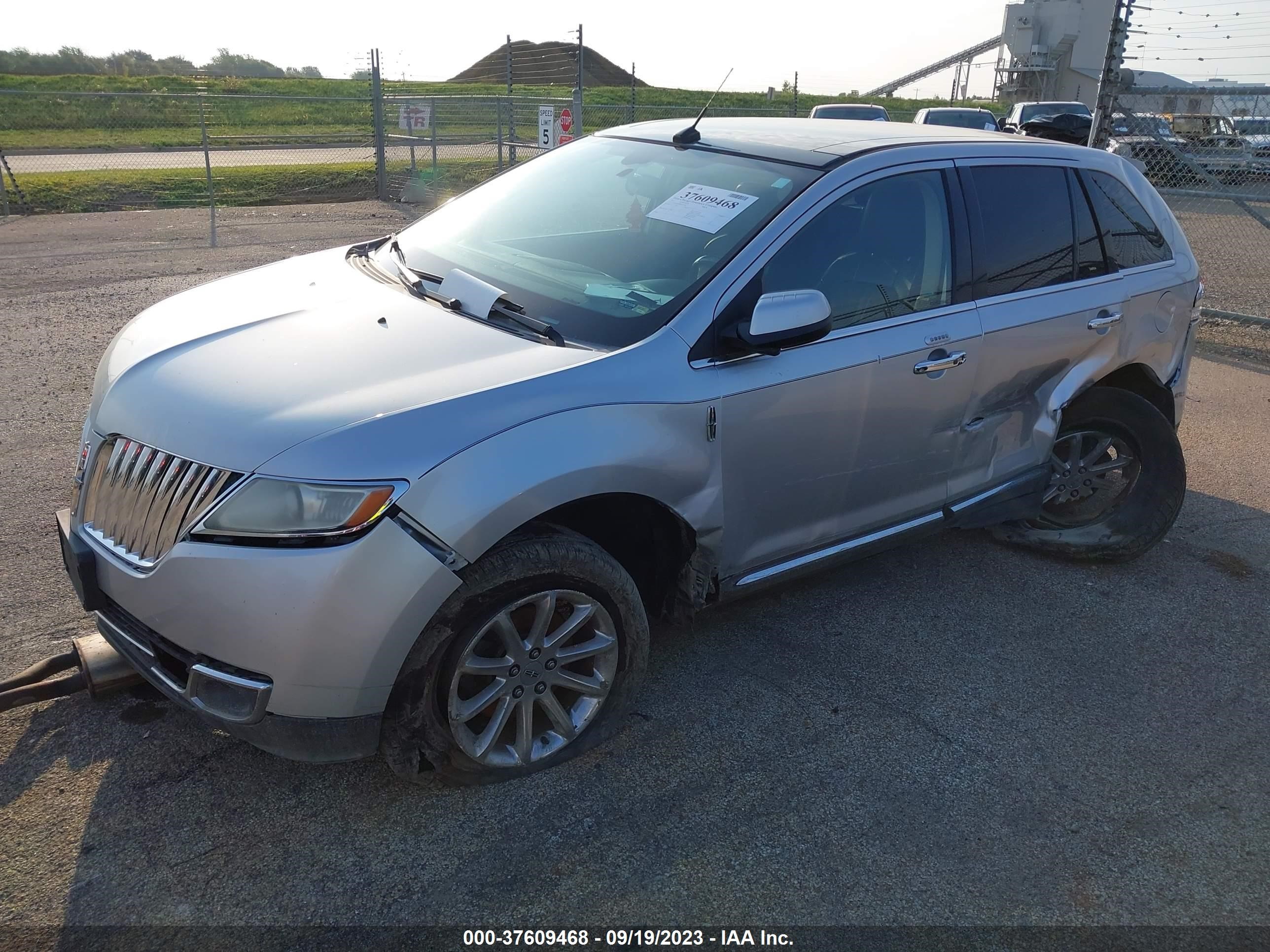 Photo 1 VIN: 2LMDJ6JK8BBJ21880 - LINCOLN MKX 