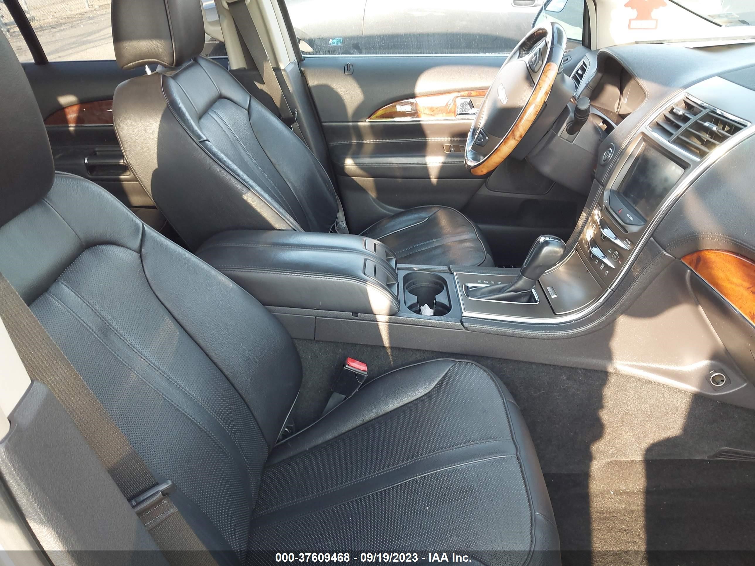 Photo 4 VIN: 2LMDJ6JK8BBJ21880 - LINCOLN MKX 