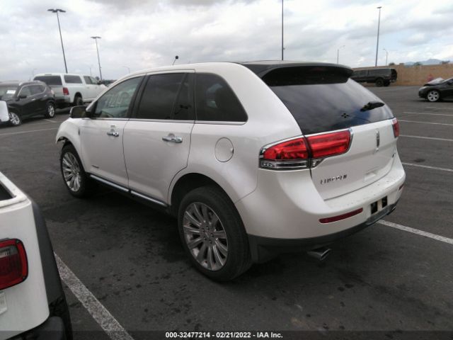 Photo 2 VIN: 2LMDJ6JK8CBL15097 - LINCOLN MKX 