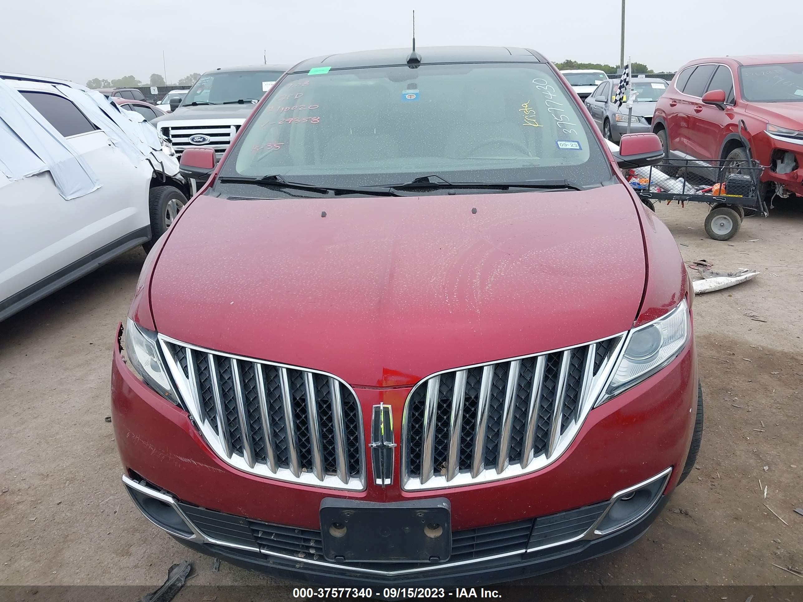 Photo 11 VIN: 2LMDJ6JK8FBL29358 - LINCOLN MKX 